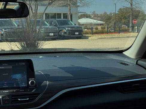 Used 2025 Nissan Altima 2.5 SV image 35