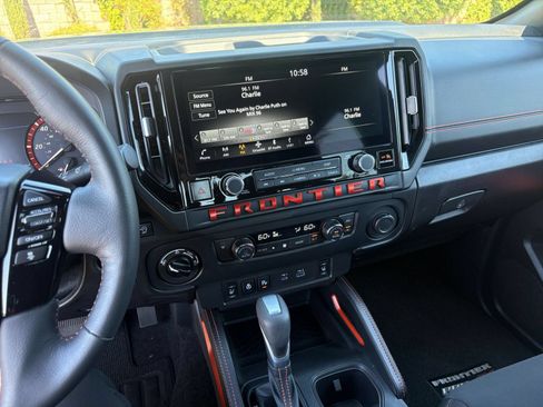 Used 2026 Nissan Frontier PRO-4X AWD/4WD image 17
