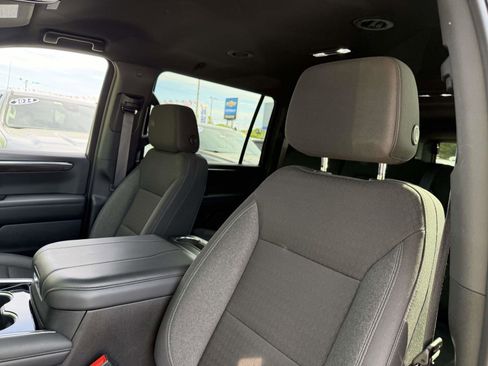 Certified 2025 Chevrolet Suburban LS AWD/4WD image 9