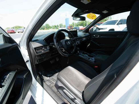 Used 2023 Honda Civic Sport image 8