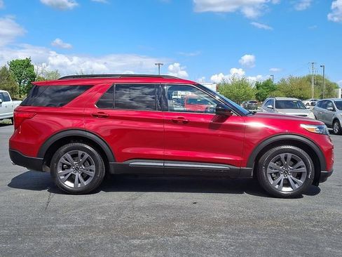 Used 2023 Ford Explorer XLT w/ Equipment Group 202A image 10