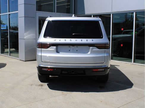 Certified 2023 Jeep Wagoneer 4WD image 7