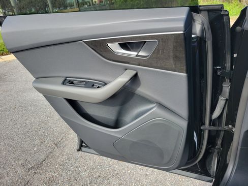 Used 2025 Audi Q8 Premium w/ Black Optic Package image 17