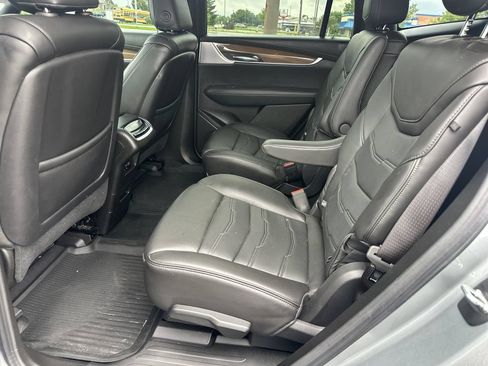 Used 2024 Cadillac XT6 Premium Luxury w/ Platinum Package AWD/4WD image 15