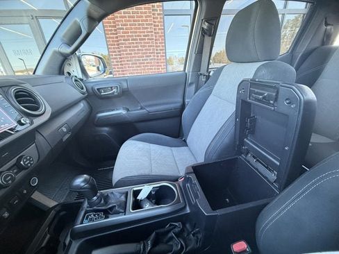 Used 2020 Toyota Tacoma TRD Off-Road image 26