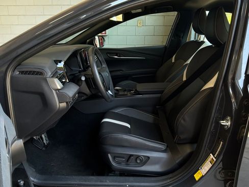 Used 2025 Toyota Camry SE FWD image 10