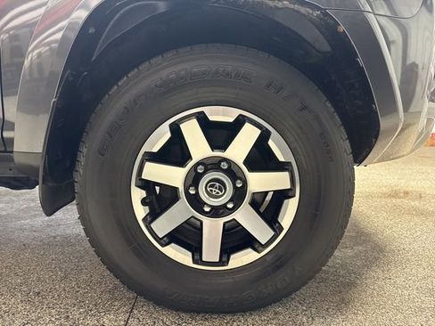 Used 2018 Toyota 4Runner TRD Off-Road Premium w/ Wilderness Package image 30