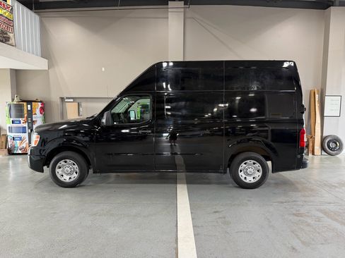 Used 2019 Nissan NV 2500 SV RWD image 1