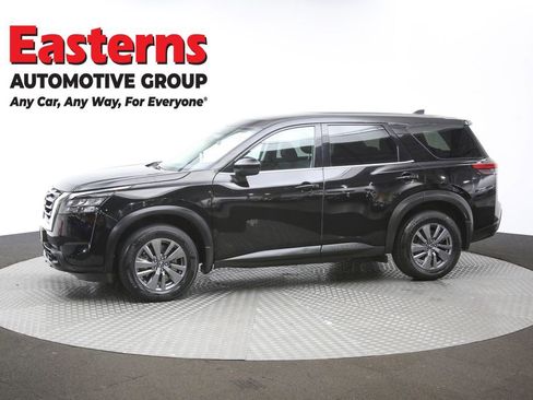 Used 2024 Nissan Pathfinder S image 58