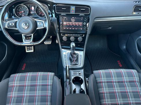 Used 2018 Volkswagen GTI SE image 10