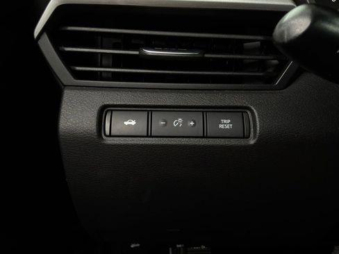 Used 2025 Nissan Altima 2.5 SV FWD image 22