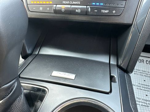 Used 2018 Ford Explorer XLT AWD/4WD image 67