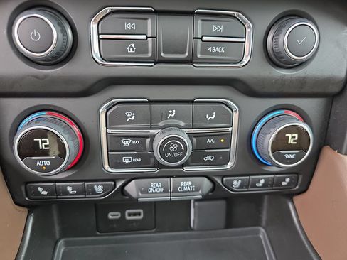 Used 2024 Chevrolet Suburban High Country w/ Max Trailering Package AWD/4WD image 23