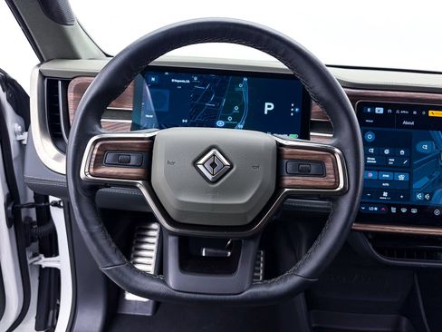 Used 2024 Rivian R1S Adventure AWD/4WD image 28