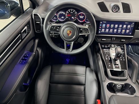 Used 2023 Porsche Cayenne GTS image 17