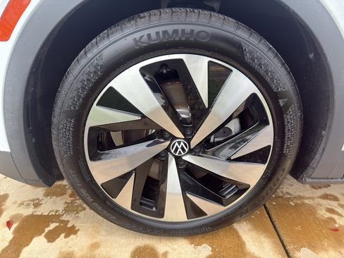 Used 2021 Volkswagen ID.4 Pro S w/ Gradient Package image 18