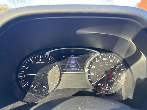 Used 2020 Nissan Pathfinder SL image 10