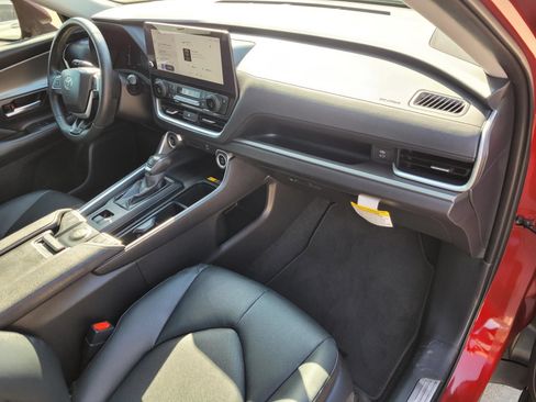 Used 2025 Toyota Grand Highlander FWD image 10