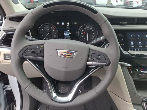 New 2025 Cadillac XT6 Premium Luxury image 9