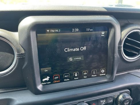 Used 2023 Jeep Wrangler Unlimited Sahara w/ Cold Weather Group AWD/4WD image 10