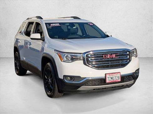 Used 2018 GMC Acadia SLT image 3