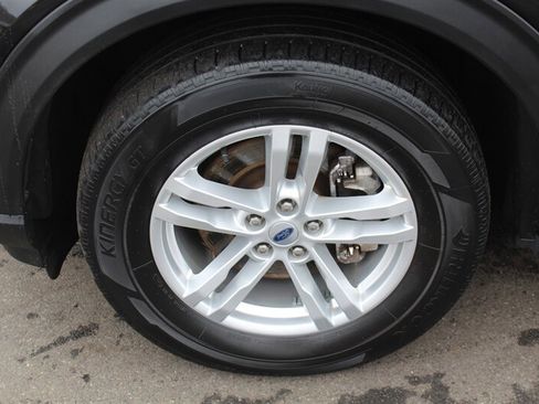 Used 2023 Ford Explorer XLT w/ Equipment Group 202A AWD/4WD image 27