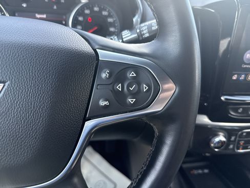 Used 2023 Chevrolet Traverse RS AWD/4WD image 16
