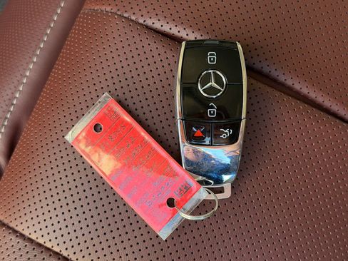 Used 2023 Mercedes-Benz Maybach GLS 600 4MATIC image 52