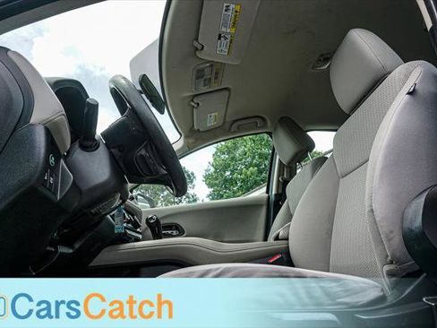 Used 2018 Honda HR-V LX image 16