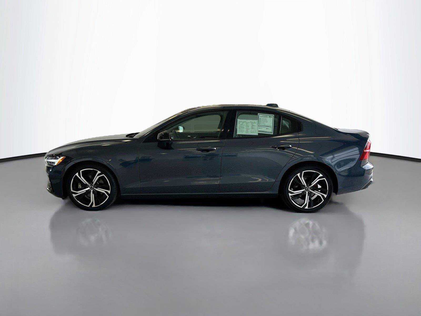 Used 2024 Volvo S60 B5 Core AWD/4WD image 8