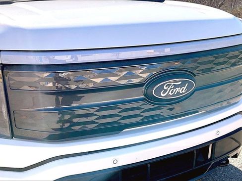 Used 2025 Ford F150 Lightning Platinum image 29
