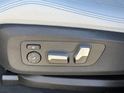 Used 2026 BMW X5 xDrive40i w/ M Sport Package image 21