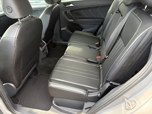 Certified 2024 Volkswagen Tiguan SE R-Line AWD/4WD image 7