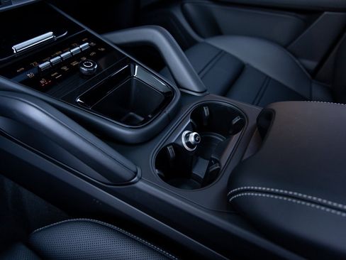 New 2026 Porsche Cayenne Coupe image 19