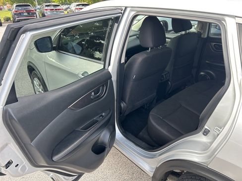 Used 2019 Nissan Rogue Sport S image 22