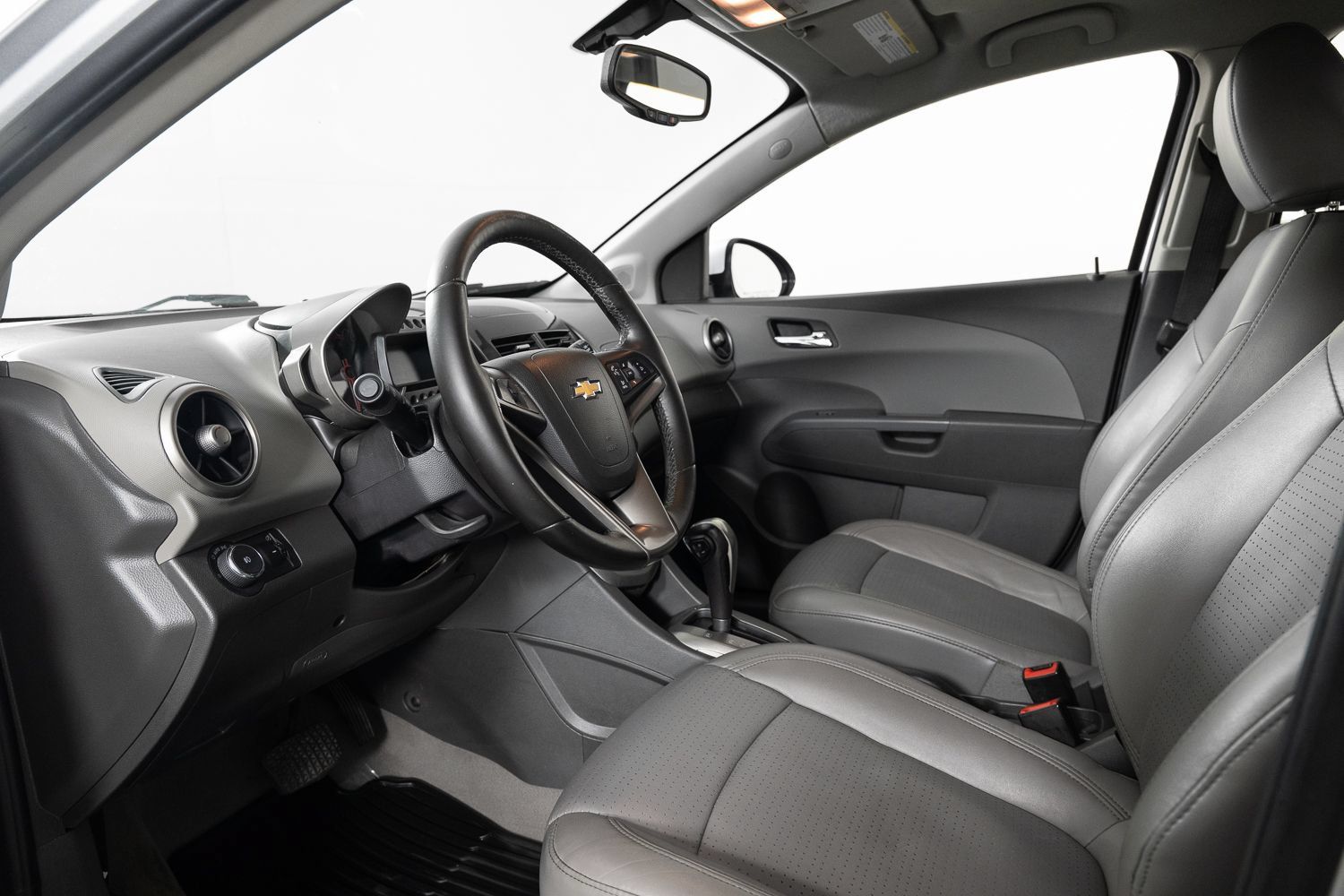 Used 2015 Chevrolet Sonic LTZ FWD image 14