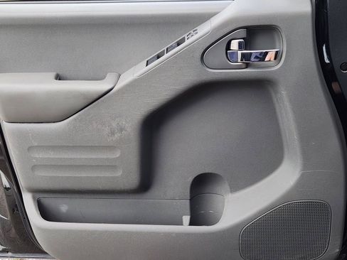 Used 2019 Nissan Frontier Desert Runner RWD image 17