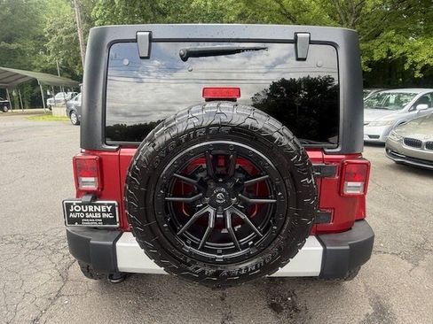 Used 2013 Jeep Wrangler Unlimited Sahara w/ Connectivity Group image 5