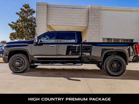 Used 2024 Chevrolet Silverado 3500 High Country w/ High Country Premium Package image 6