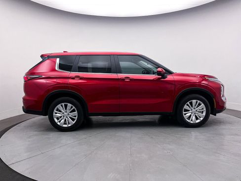 New 2025 Mitsubishi Outlander ES image 8