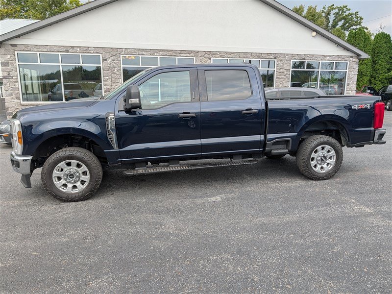Used 2024 Ford F250 XLT AWD/4WD image 3