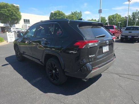 Used 2023 Toyota RAV4 SE w/ Convenience Package AWD/4WD image 7