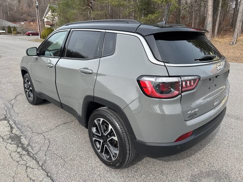 Used 2023 Jeep Compass Limited image 5