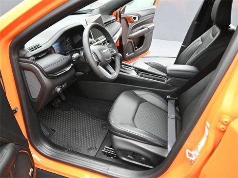 New 2026 Jeep Compass Latitude w/ Sun and Sound Group image 9