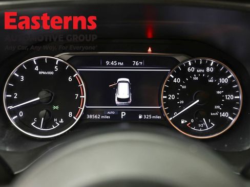 Used 2023 Nissan Rogue S AWD/4WD image 18