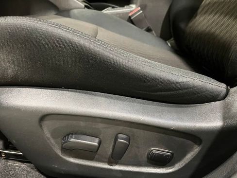 Used 2019 Nissan Rogue SV AWD/4WD image 15