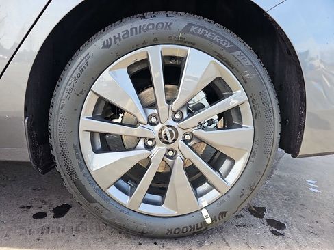 New 2026 Nissan Sentra SL w/ Floor Mat Package FWD image 36