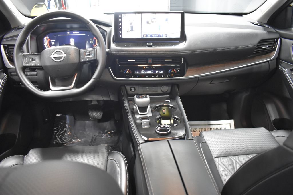 Certified 2026 Nissan Rogue Platinum w/ Tech Package AWD/4WD image 13