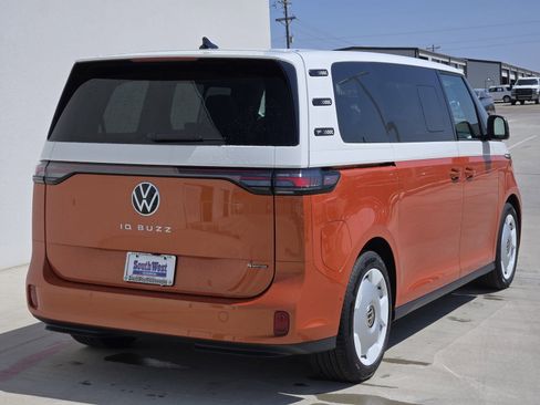 New 2025 Volkswagen ID. Buzz 1st Edition image 4