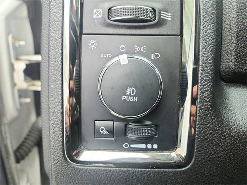 Used 2018 RAM 1500 Sport image 32